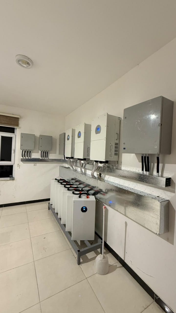 Battery storage and inverter installation for a solar energy project